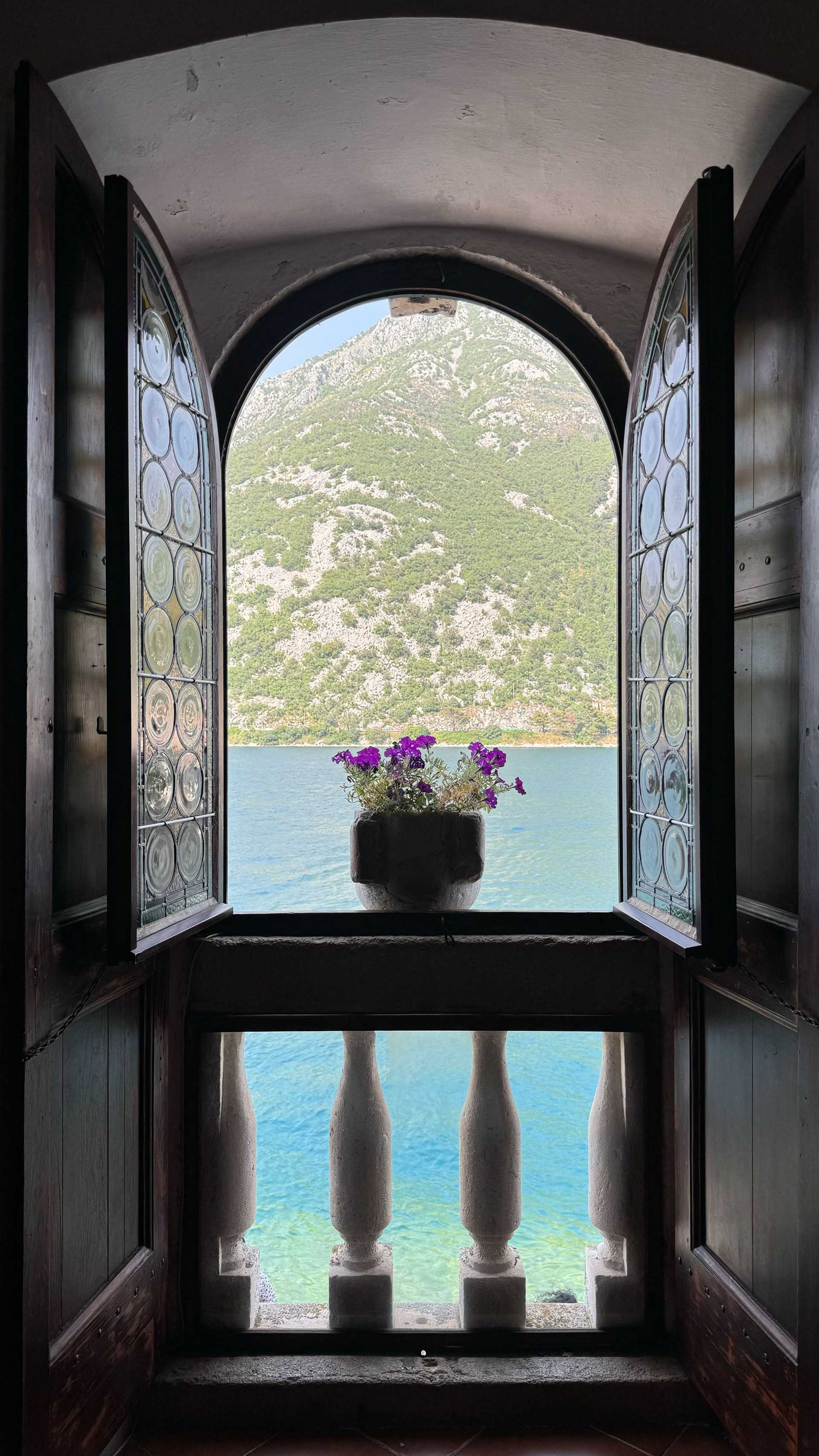 window view in Perast