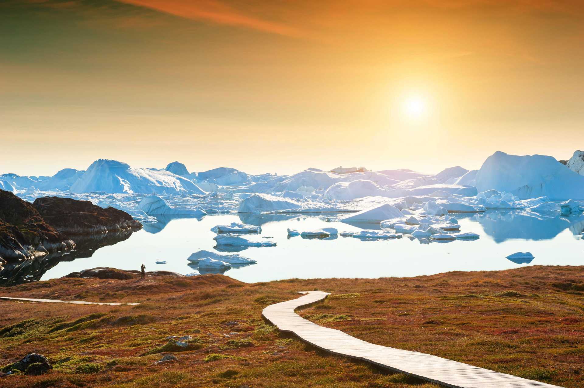 Hikers at the Ilulissat Icefjord in Greenland