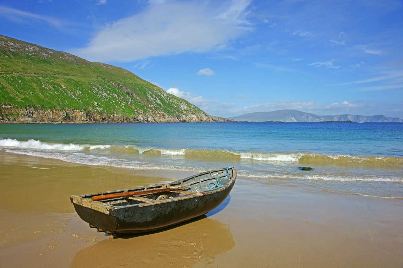 currach-boat-on-irish-shore.jpg