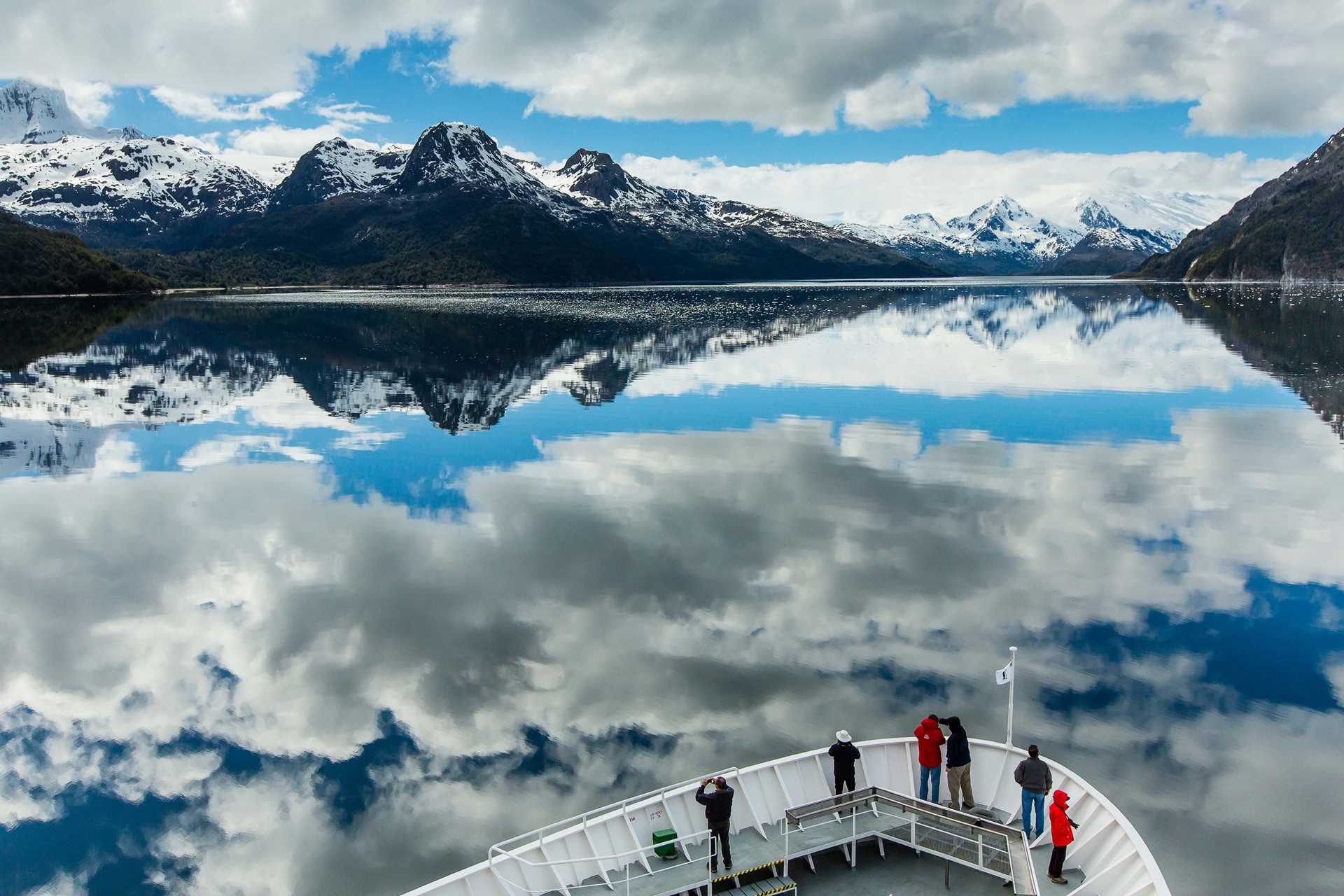 Large RGB-Lindblad Expeditions-Chile Patagonia CH12-13589.jpg